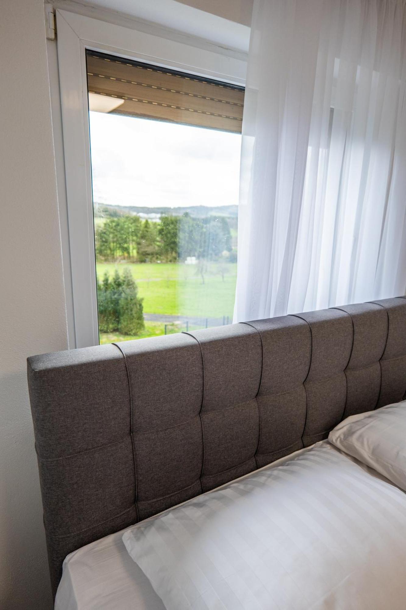 Apartamento Waldblick Am Ring Kelberg Exterior foto